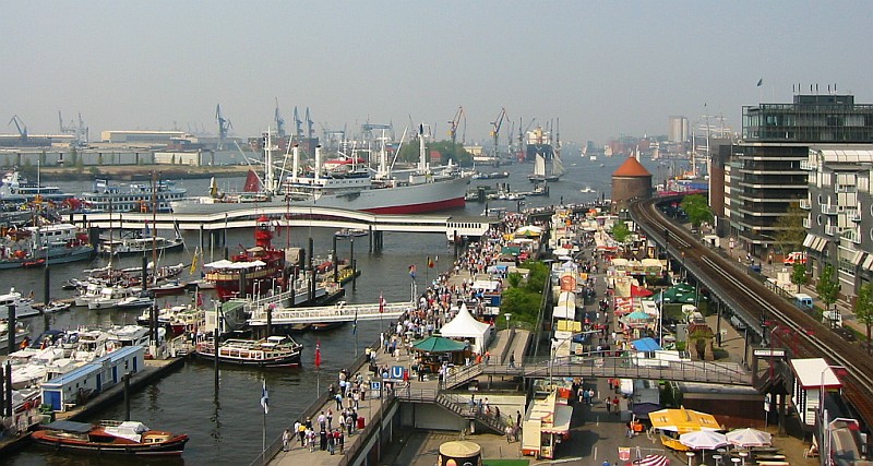 Elbe und Hafen